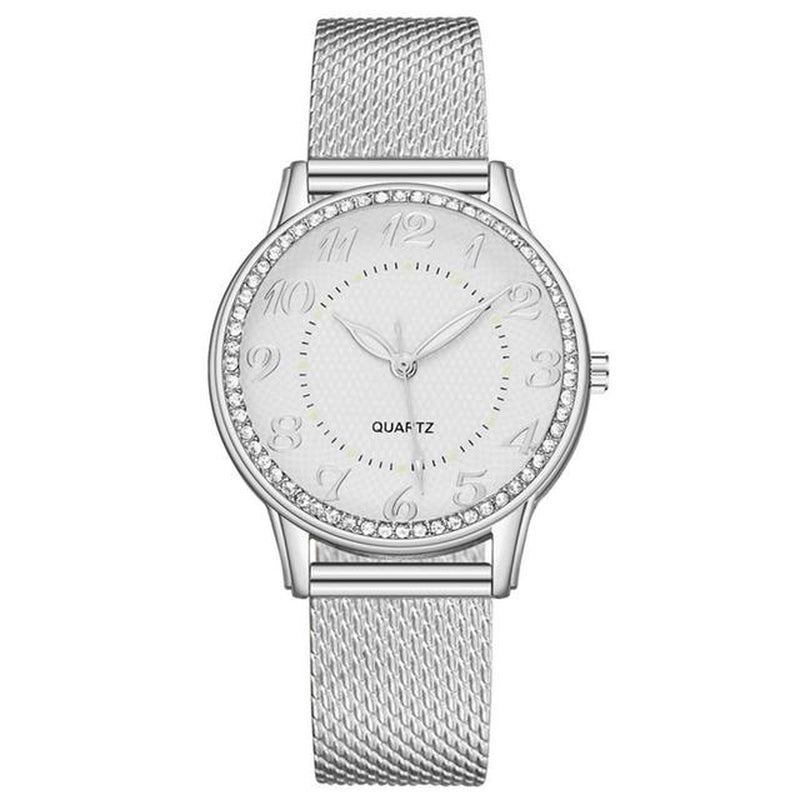 "Timeless Elegance: Unisex Heart Dial Watch in Luxurious Gold & Silver with Mesh Strap - the Perfect Choice for 2022"