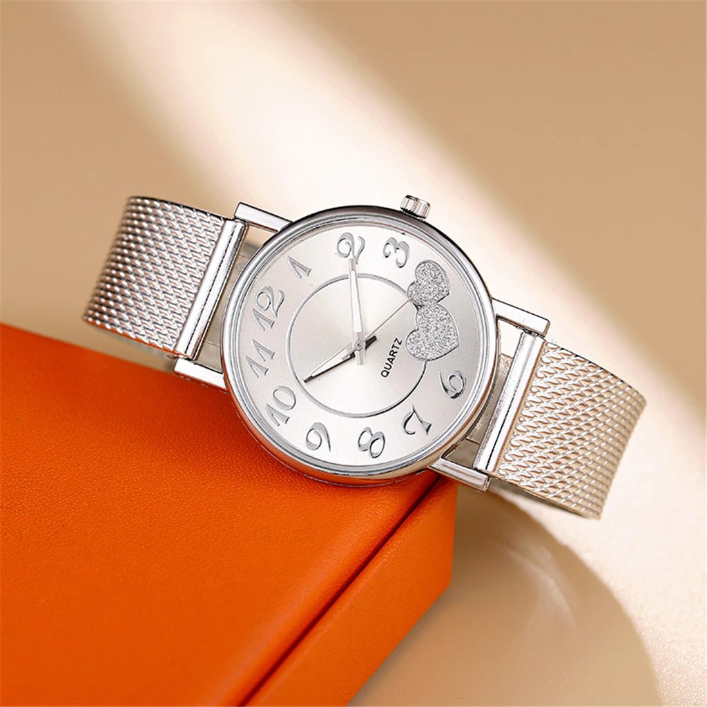 "Timeless Elegance: Unisex Heart Dial Watch in Luxurious Gold & Silver with Mesh Strap - the Perfect Choice for 2022"